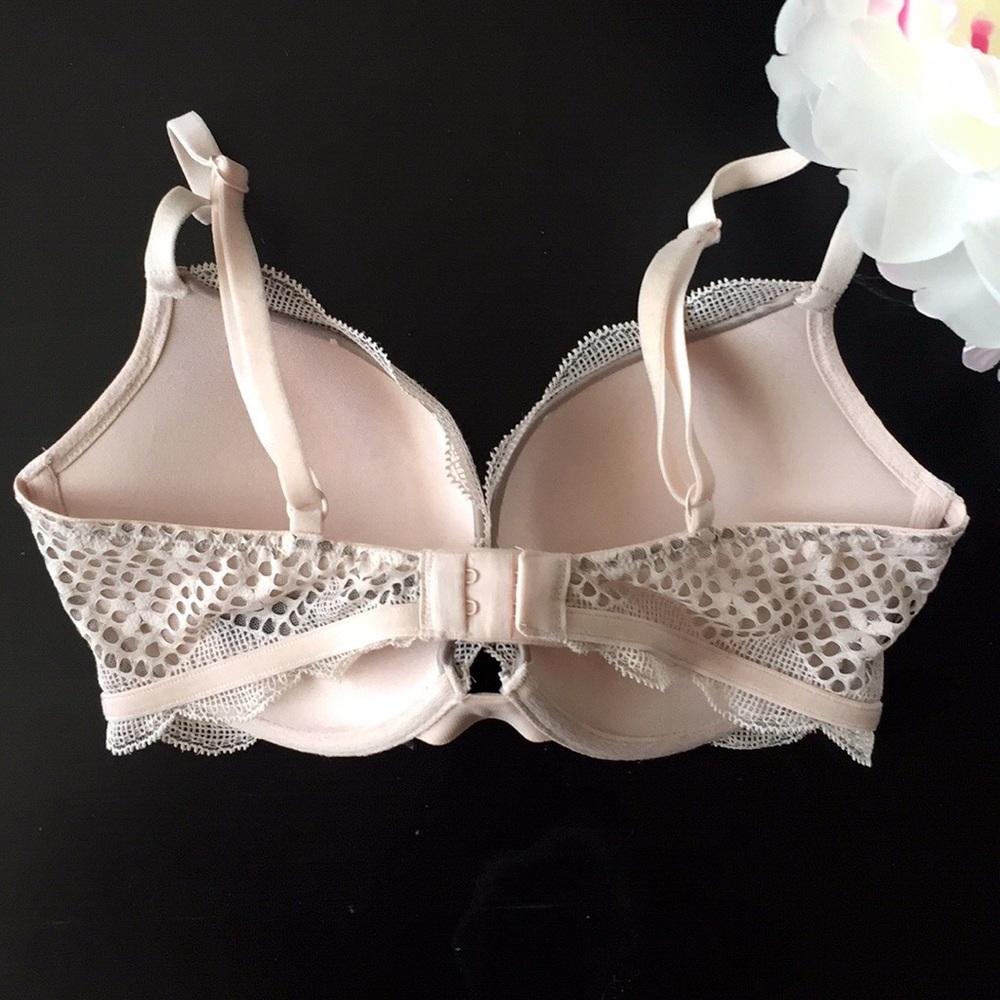 NWOT VS Push up bra - Picture 3 of 5